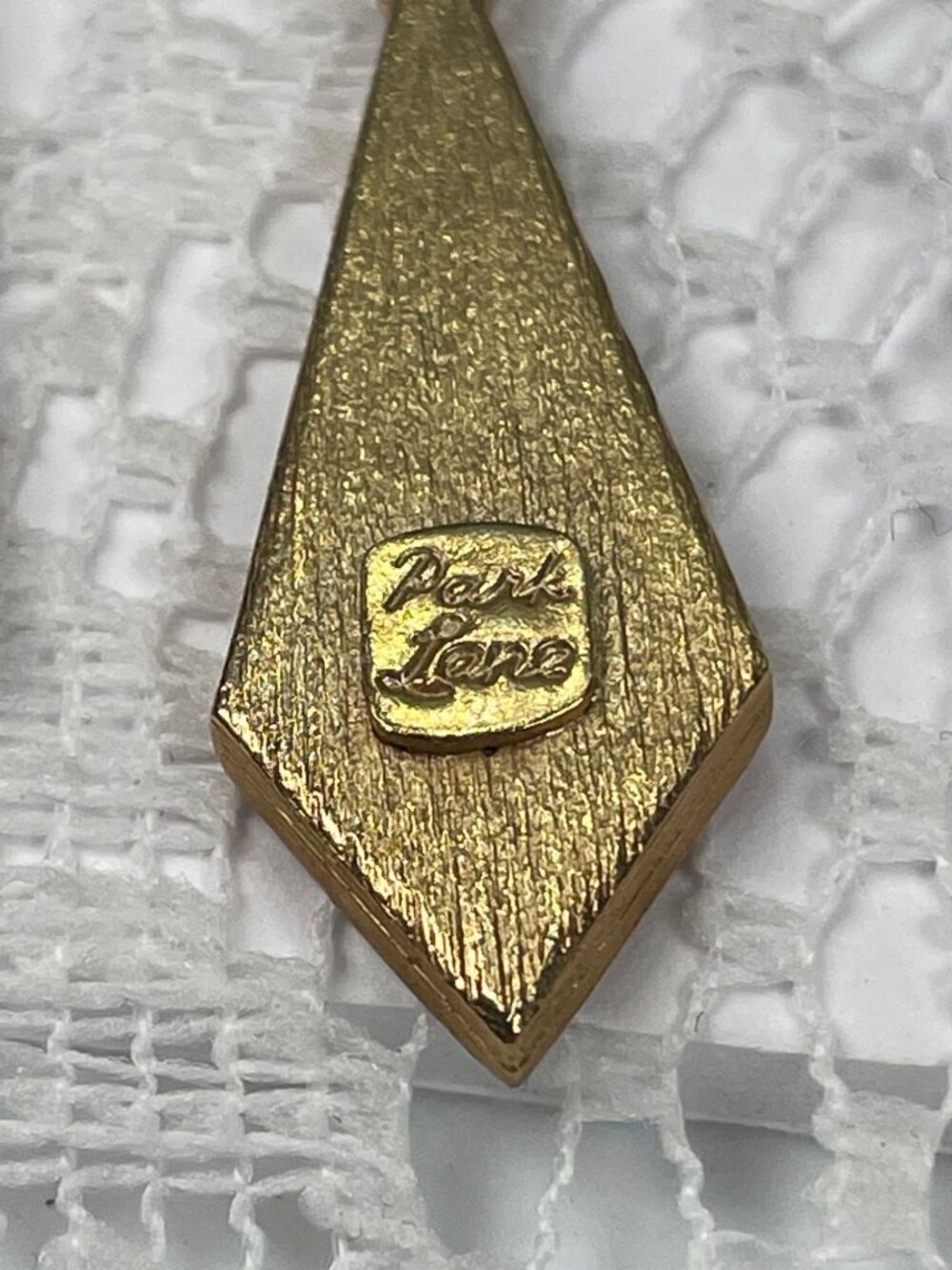 Vintage Park Lane Drop Earrings Gold-Tone Chevron Design Beige & Black Enamel Ge - Picture 12 of 13